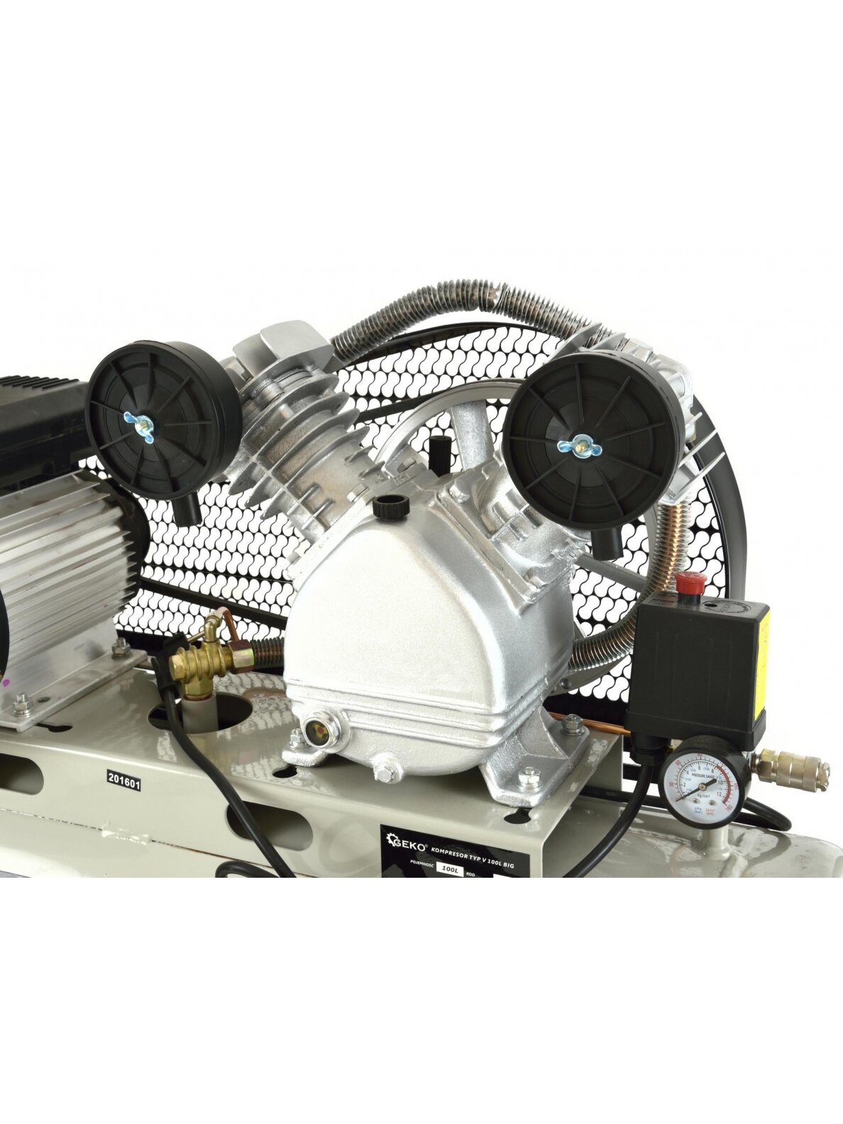 100L alyva suteptas oro kompresorius V-Twin 9 bar 390 l/min 10 100L alyva suteptas oro kompresorius V-Twin 9 bar 390 l/min 10