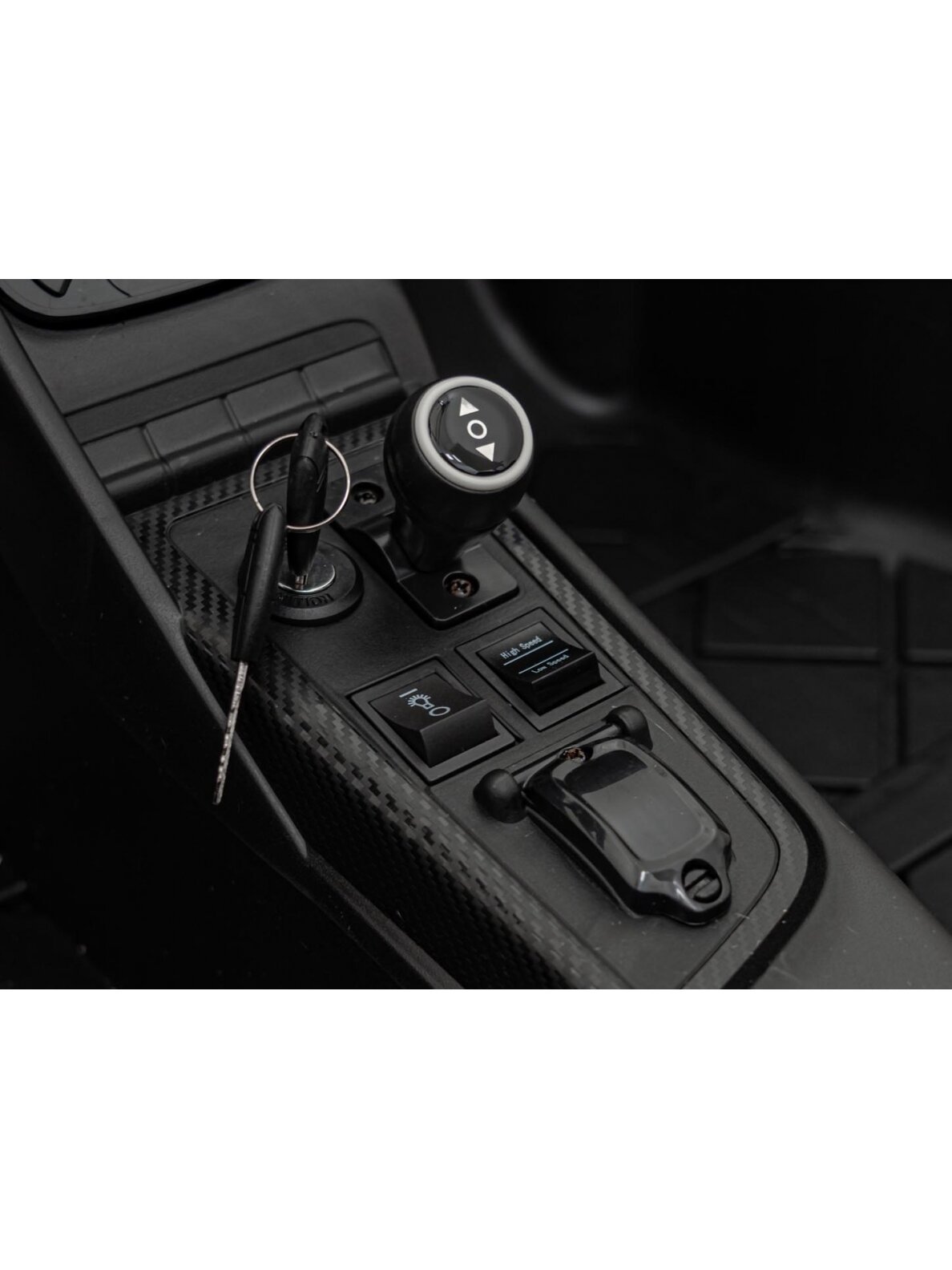 Audi Spyder R8 LIFT Elektromobilis vaikams Juoda 43 Audi Spyder R8 LIFT Elektromobilis vaikams Juoda 43