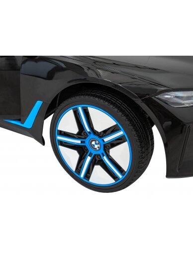 BMW I4 juodas 11