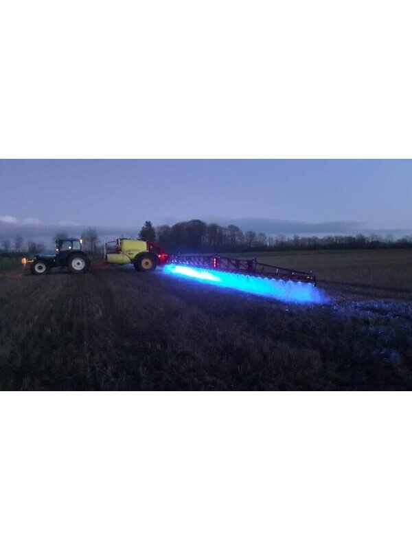 Darbinė LED lempa, 27W, 500lm, kvadratinė, mėlyna, 105x60x117mm Deutsch kištukas, taškinė, 9 LED, Kramp 4