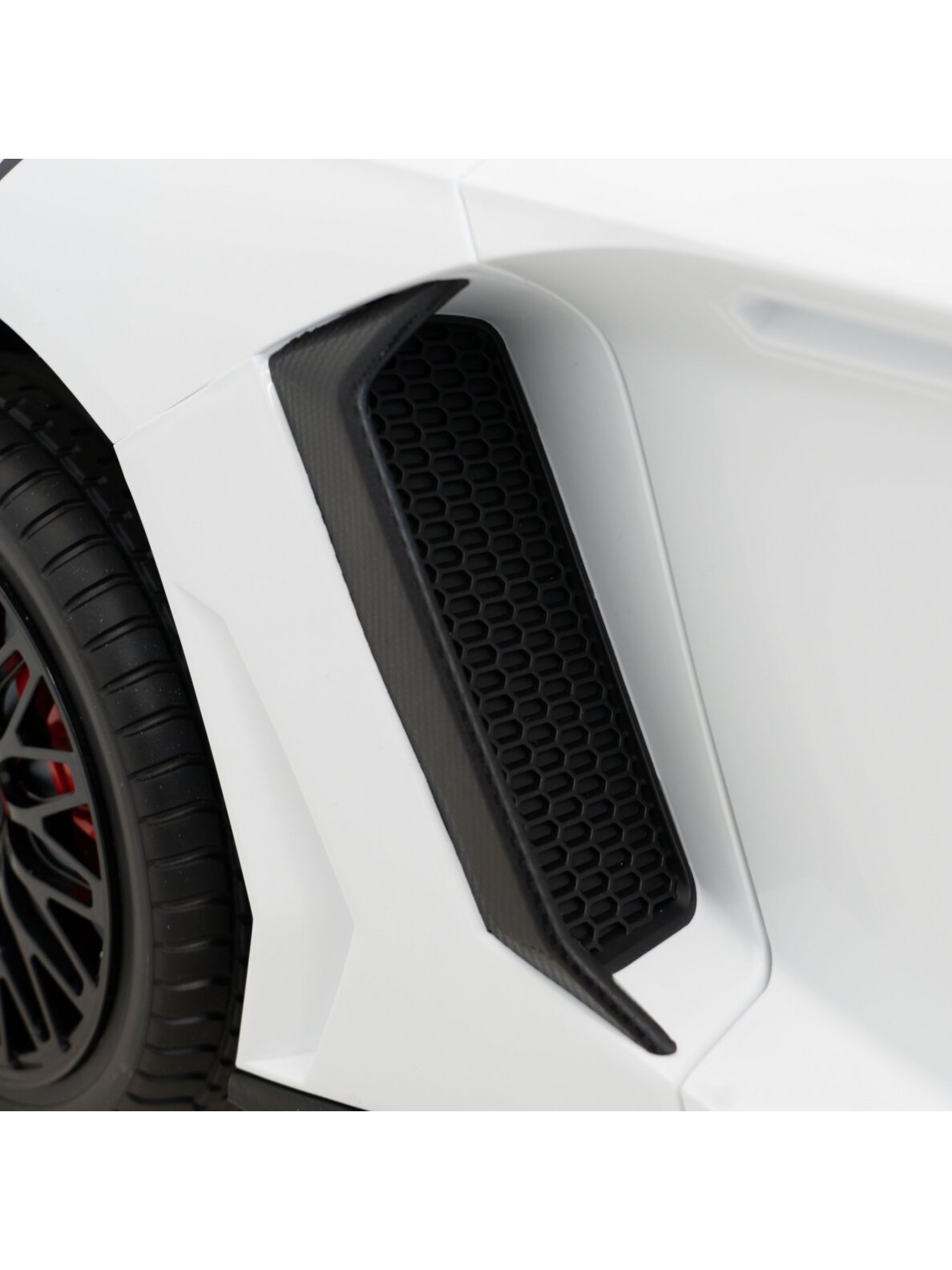 Elektromobilis vaikams Lamborghini Aventador SV White 10 Elektromobilis vaikams Lamborghini Aventador SV White 10