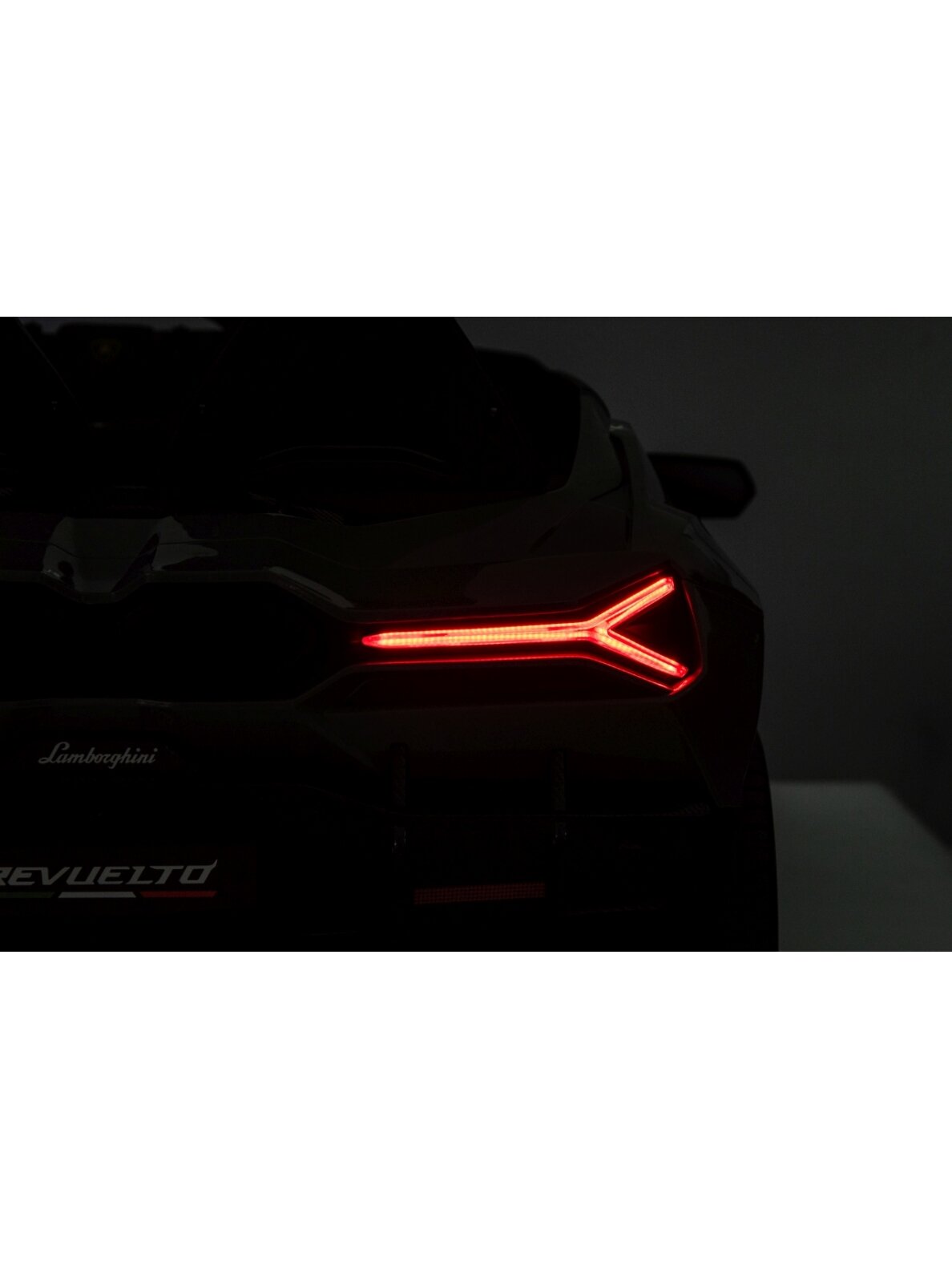 Elektromobilis vaikams Lamborghini Revuelto XL STRONG Gray 20 Elektromobilis vaikams Lamborghini Revuelto XL STRONG Gray 20