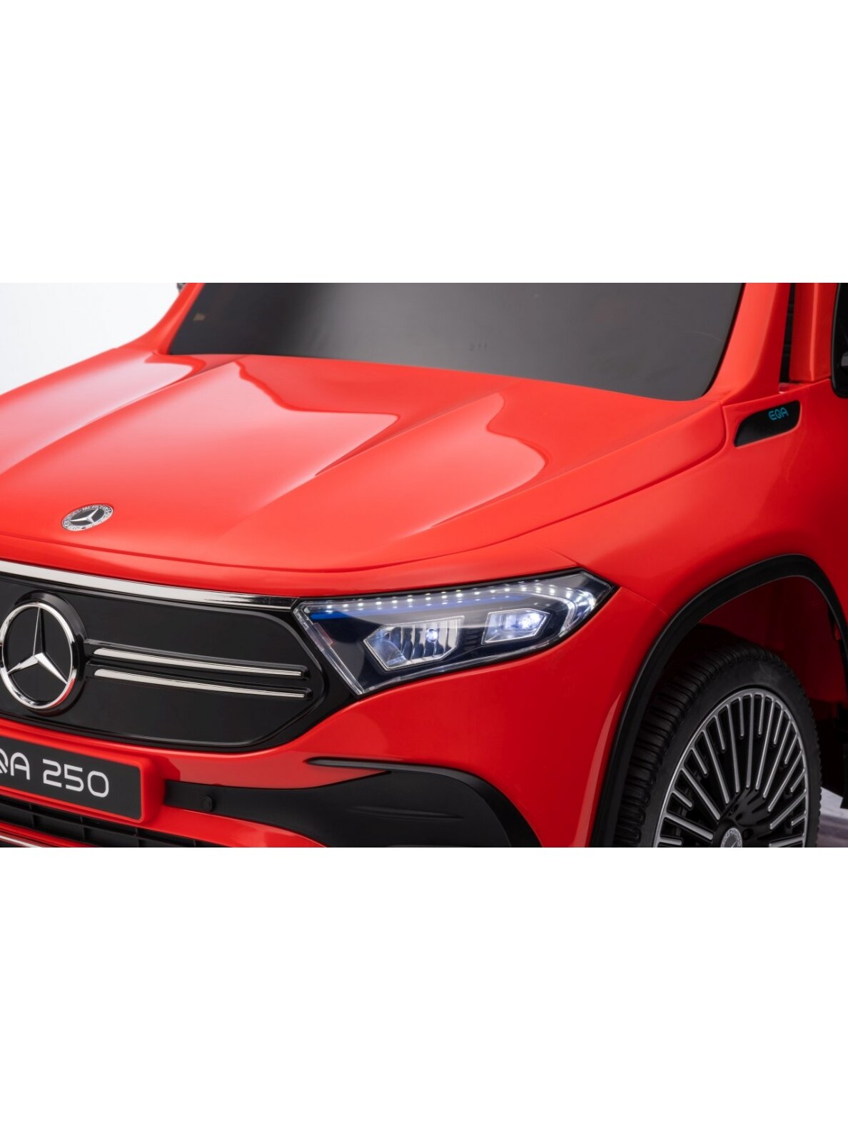 Elektromobilis vaikams Mercedes Benz EQA 250 Red 58 Elektromobilis vaikams Mercedes Benz EQA 250 Red 58