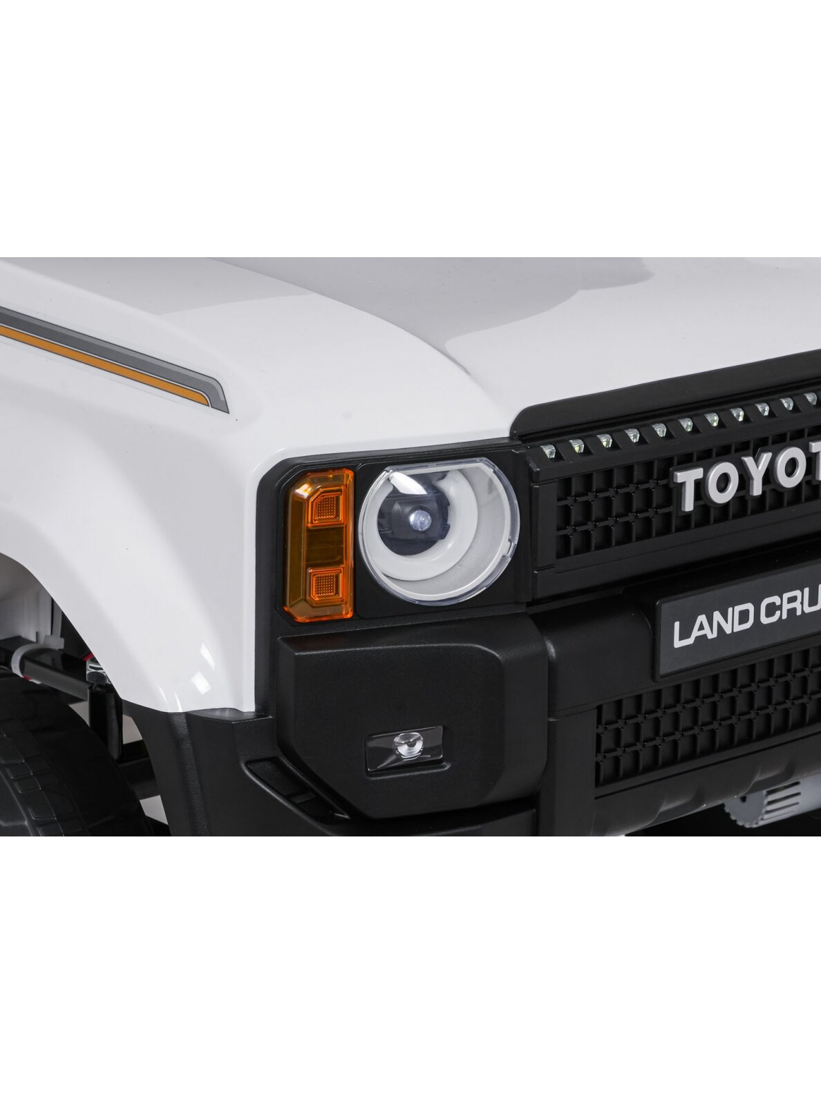 Elektromobilis vaikams Toyota Land Cruiser PRADO White 15 Elektromobilis vaikams Toyota Land Cruiser PRADO White 15
