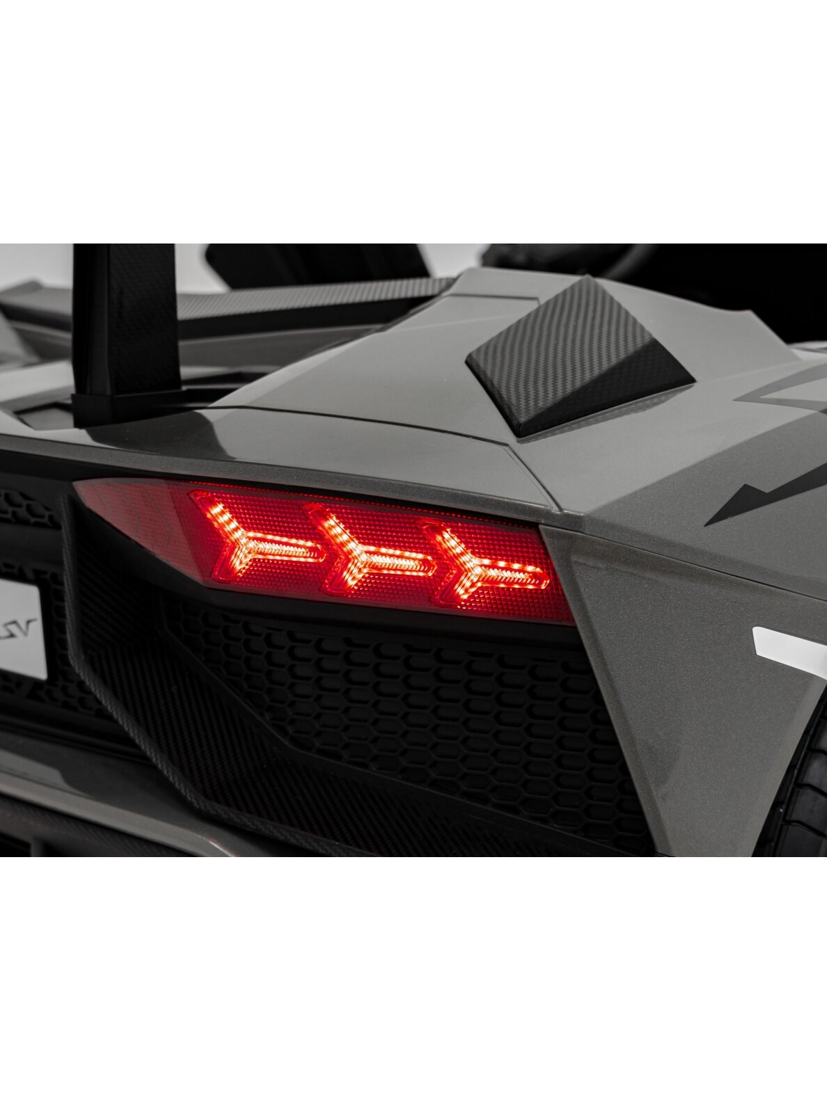 Lamborghini Aventador SV Pilka Elektromobilis vaikams 15 Lamborghini Aventador SV Pilka Elektromobilis vaikams 15