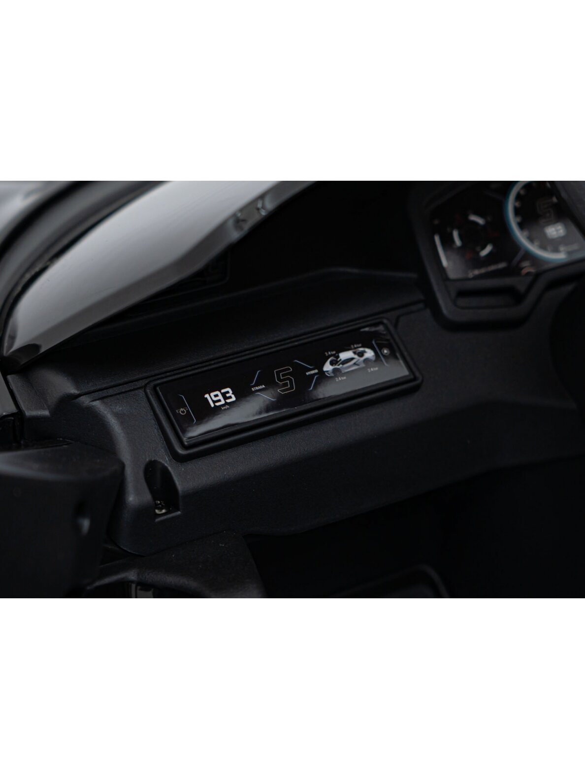 Lamborghini Revuelto Juoda Elektromobilis vaikams 18 Lamborghini Revuelto Juoda Elektromobilis vaikams 18