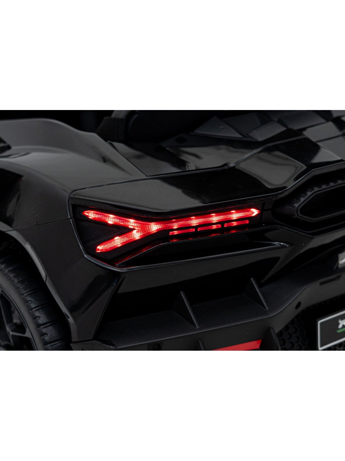 Lamborghini Revuelto Juoda Elektromobilis vaikams 22 Lamborghini Revuelto Juoda Elektromobilis vaikams 22