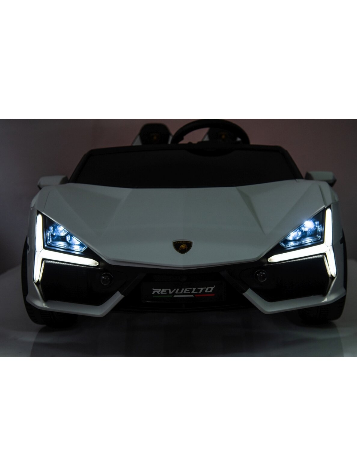 Lamborghini Revuelto XL STRONG Balta Elektromobilis vaikams 11 Lamborghini Revuelto XL STRONG Balta Elektromobilis vaikams 11
