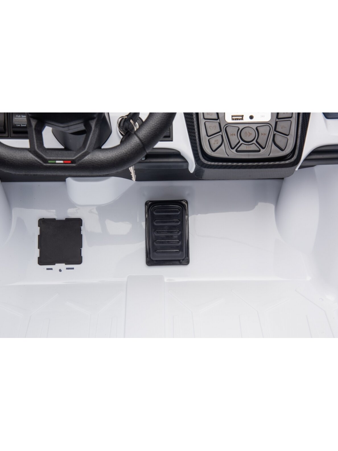 Lamborghini Revuelto XL STRONG Balta Elektromobilis vaikams 6 Lamborghini Revuelto XL STRONG Balta Elektromobilis vaikams 6