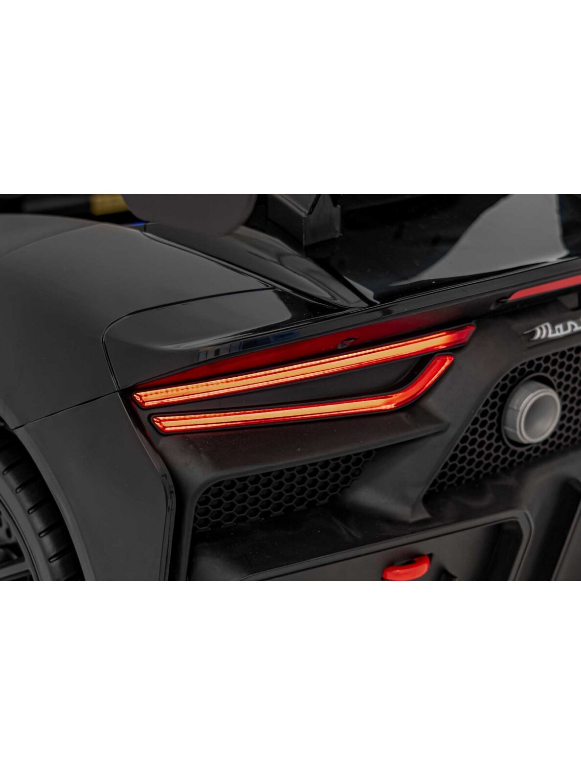 Maserati MC20 GT2 Elektromobilis vaikams Juoda 13