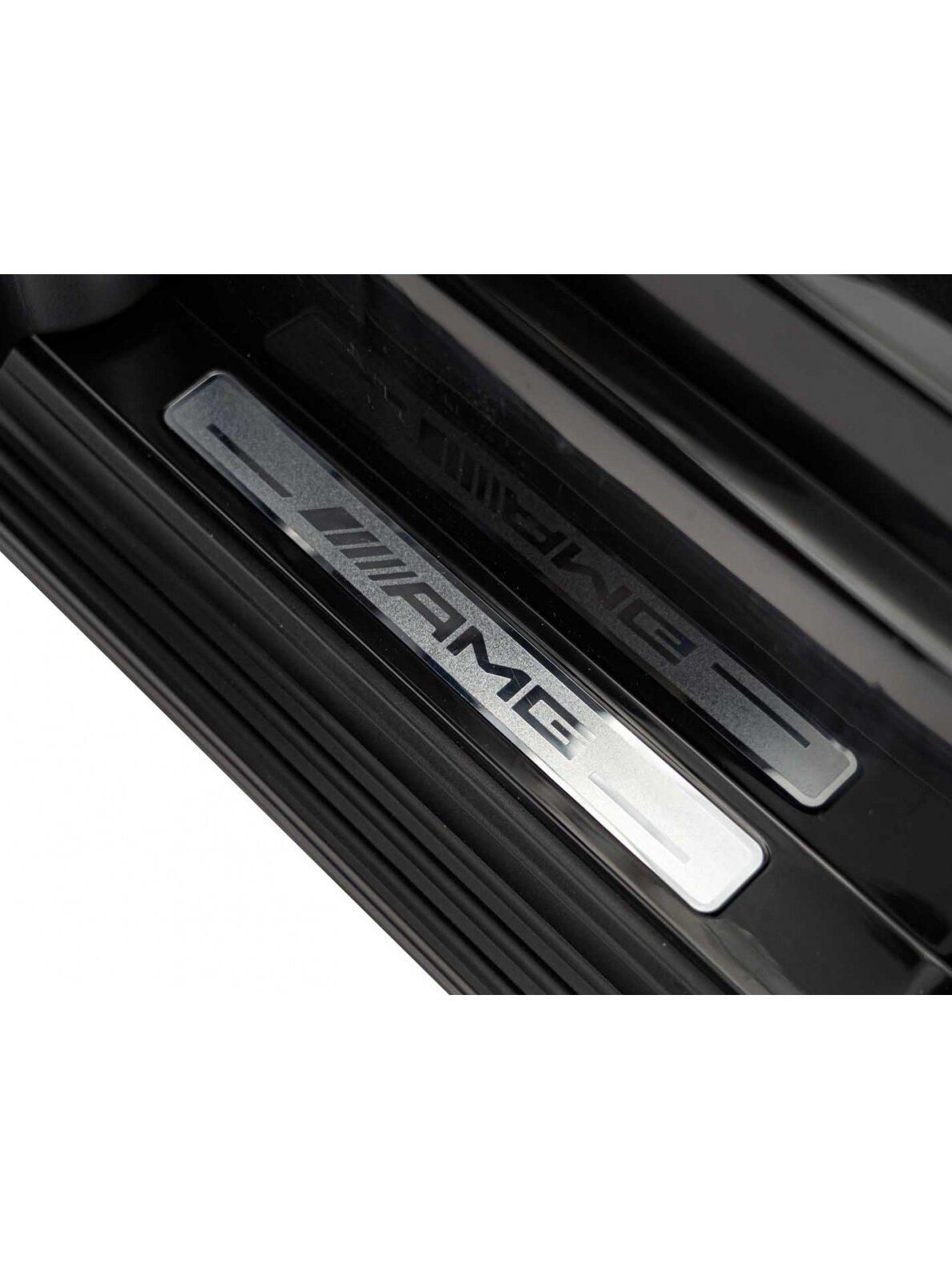 Mercedes Benz G63 AMG XXL Elektromobilis vaikams STRONG MP4 Juoda 7 Mercedes Benz G63 AMG XXL Elektromobilis vaikams STRONG MP4 Juoda 7