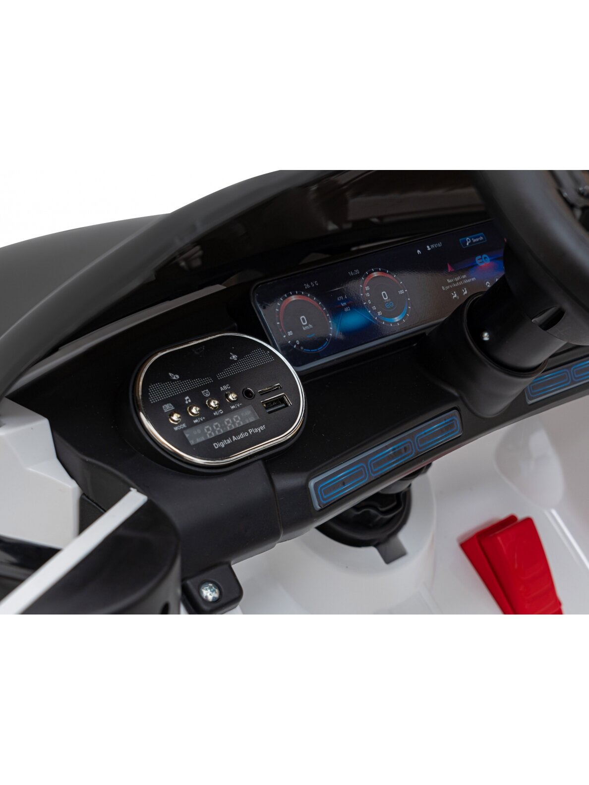 Mercedes Mercedes Benz AMG EQA Baltas 10