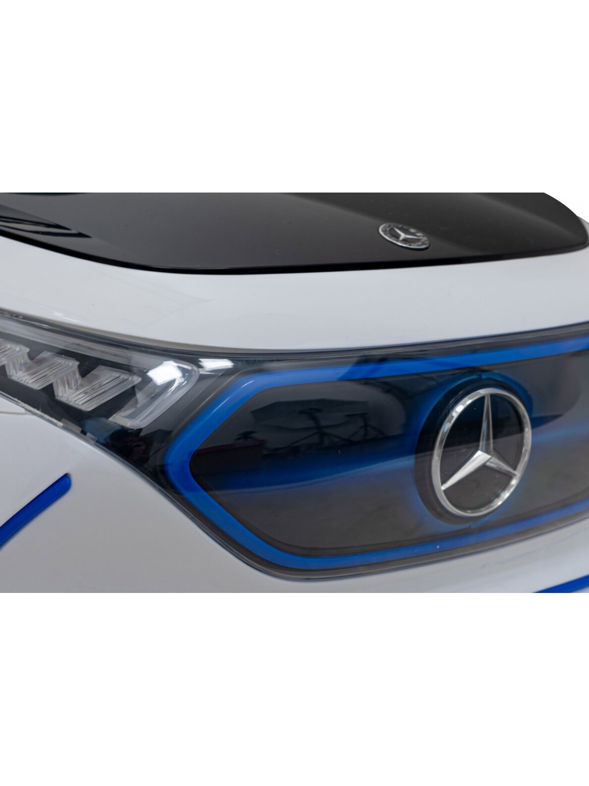 Mercedes Mercedes Benz AMG EQA Baltas 15