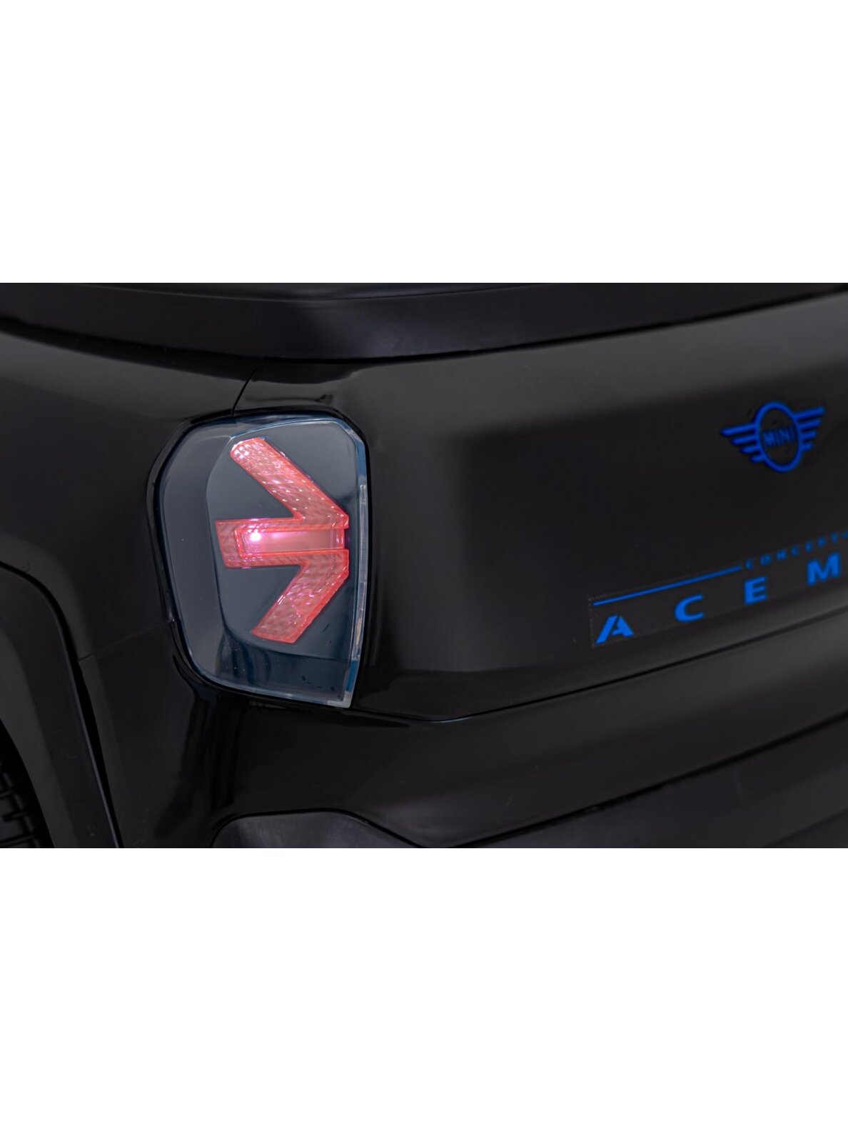 "Mini Concept Aceman" Elektromobilis vaikams Juoda 16 "Mini Concept Aceman" Elektromobilis vaikams Juoda 16