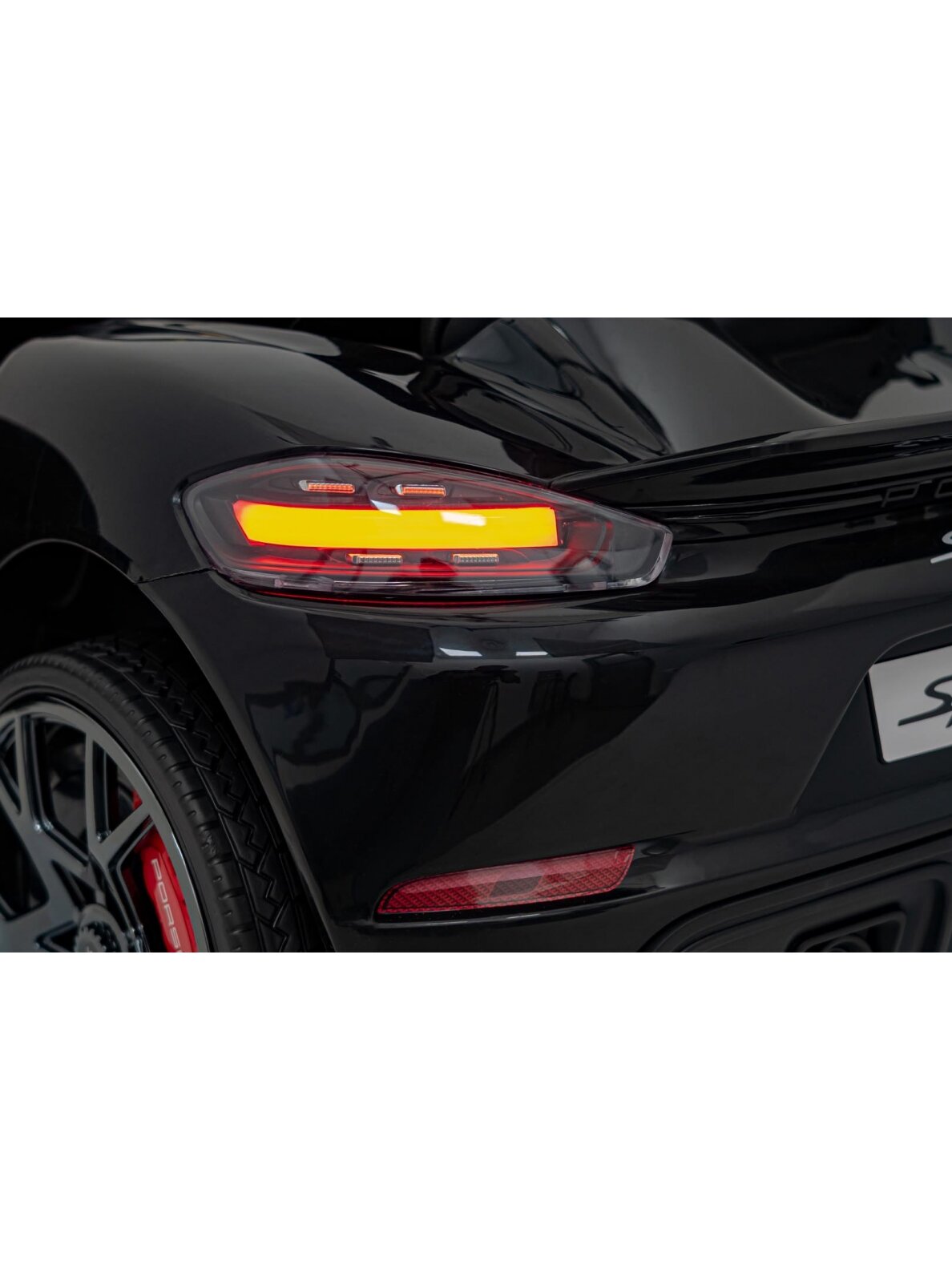 Porsche Spyder RS 718 Elektromobilis vaikams Juoda 15 Porsche Spyder RS 718 Elektromobilis vaikams Juoda 15
