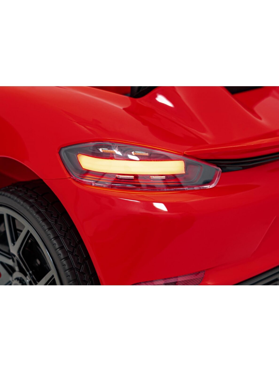 Porsche Spyder RS 718 Elektromobilis vaikamss dažymas Raudona spalva 17 Porsche Spyder RS 718 Elektromobilis vaikamss dažymas Raudona spalva 17