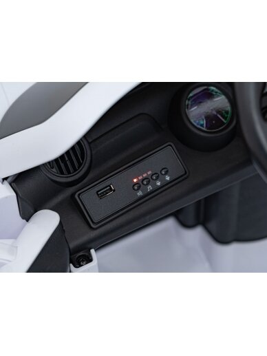 RUF CTR3 baltos spalvos Elektromobilis vaikams